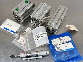 Cdq2a40-40d Smc Compact Pneumatic Cylinders And Parts Lot As Shown