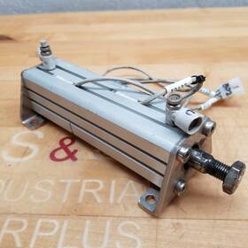 Cdqsl25-100dcm-m9n Smc Pneumatic Cylinder 25mm Bore 100mm Stroke - Used