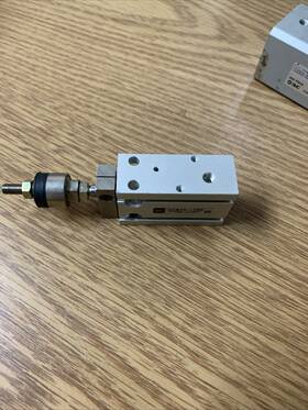 Cuk16-15d Smc Free Mount Cylinder Double Non-rotating Rod Type Stroke See Pics