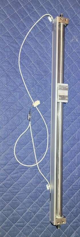 Cy3r25-650-y59al Smc Magnet Coupled Rodless Cylinder With Position Sensors