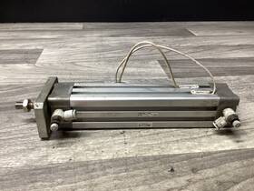 Mdb1b32-150z Smc Pneumatic Cylinder #136c111pr4 Si