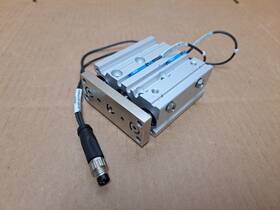 Mgpl16-30z Smc Compact Guided Cylinder With Sensors Part No