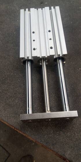 Mgpl25tf-100z Smc Dual Shaft Pneumatic/hydraulic Actuator. 145psi/1 Mpa