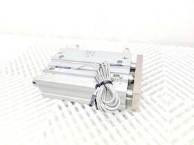 Smc Mgpm32-100a-z73l Compact Guide Cylinder 100mm Travel 32mm Bore