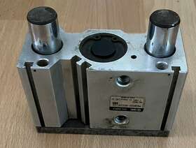 Mgqm32-b0125-10 Smc 145 Psi Pneumatic Guided Cylinder