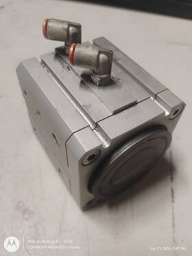 Smc Mhm-50d Magnetic Chuck Cylinder Used