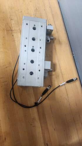 Mxs20-100as Smc Air Slide Table 20mm Bore 100mm Stroke With Sensors/flow Cont