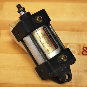 Ncda1c250-0150-a53s Smc Pneumatic Cylinder 2 1/2 Inch Bore 1 Stroke - Used
