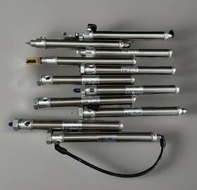 Ncdmb075-0500c Smc Lot Of 11 Round Body Pneumatic Cylinder 3/4 Inch Bore 5 Stroke