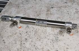 Ncdme075-0400 Smc Pnuematic Cylinder With Flow Control Valves - Clean And Tested