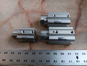 Rsdqb32tf-10d Smc 1 2 Rsqb40-30d Stopper Cylinders - Lot Of 3