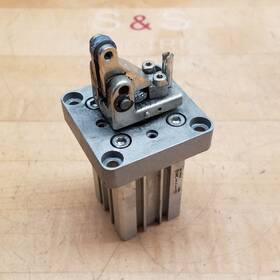 Rsh32-20dm-z73l Smc Pneumatic Stopper Cylinder Max Press 1.0mpa - Used