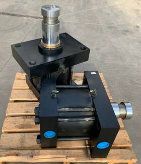 101611 Yates American T1702 Large Hydraulic Cylinders 4 Stroke