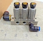 Smc ARM1000-3A1-01G Position Manifold Regulator Z4B6 #10. Fixed Price $49.50.