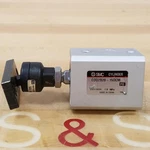Smc CDQ2B20-15DCM Pneumatic Cylinder W/ JAF20-8-125 Floating Joint, 1.0 Mpa. Fixed Price $25.26.