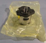 Parker 33191210109 Hydraulic Pump Gear Motor 5/8" Shaft Dia New. Fixed Price $229.99.