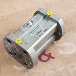 Numatics S4CG-01A3A-ASR0, 1/2" Bore Series, Front Fla Used. Fixed Price $12.63.